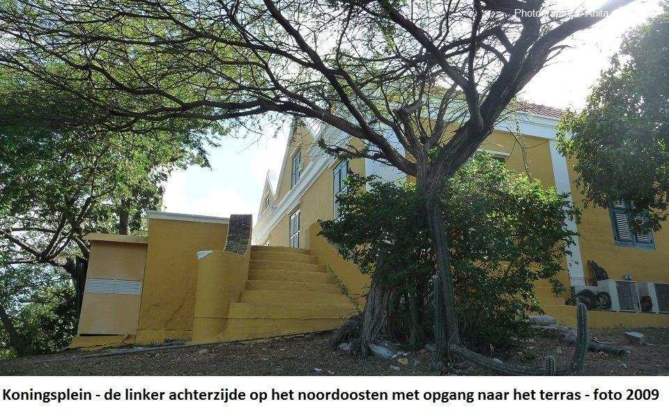15. Koningsplein linker achterzijde met opgang 2009